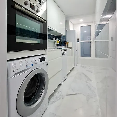 Apartment Modern Right In The Heart Of